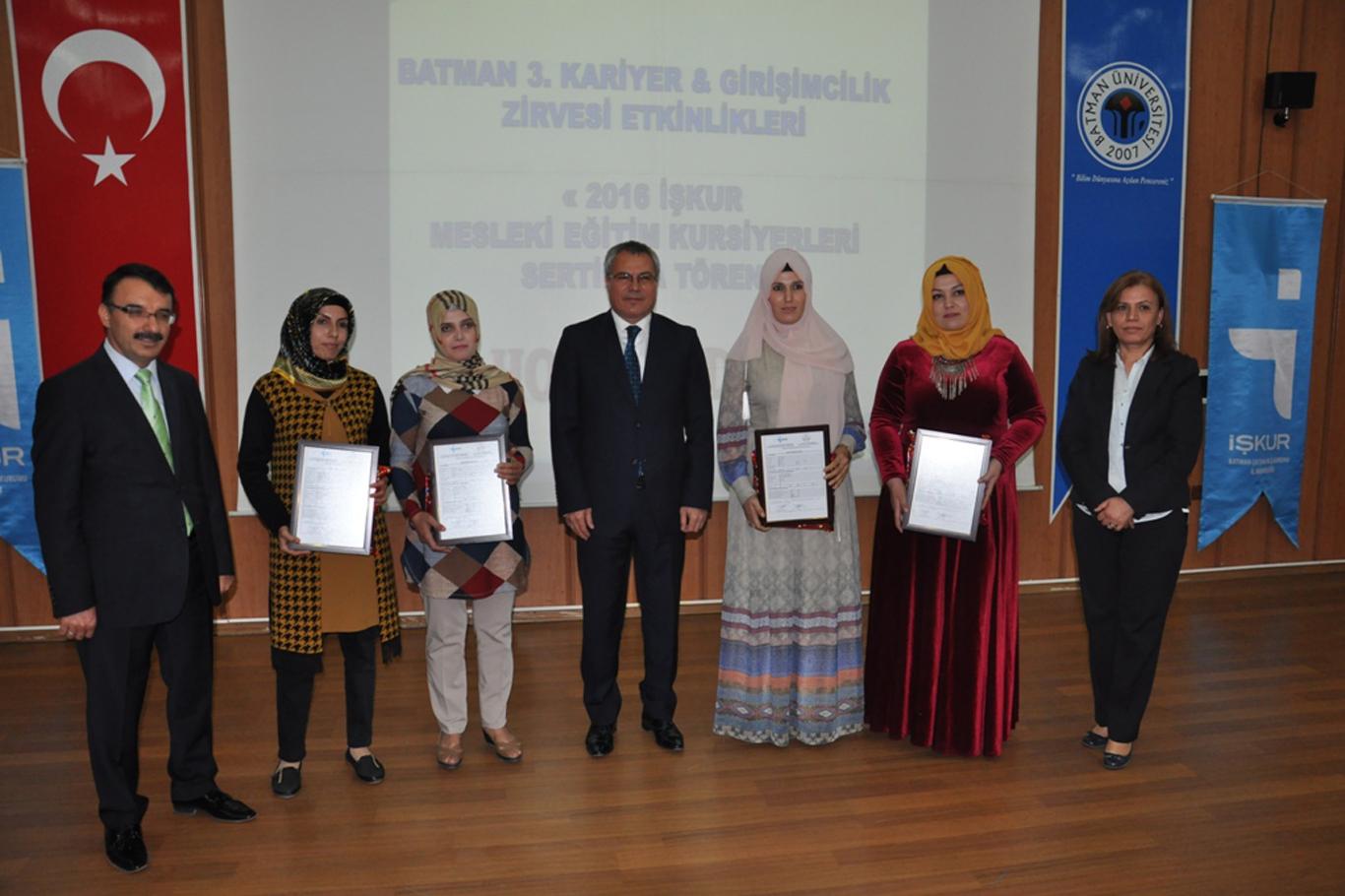 Mesleki eğitimini tamamlayan 531 kadına sertifika verildi